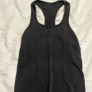 Black lululemon tank